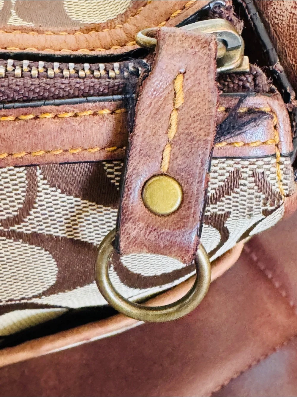 👜 Coach Special Edition Fall 2004 Signature Jacquard Suede Leather Shoulder Bag - Picture 12 of 15